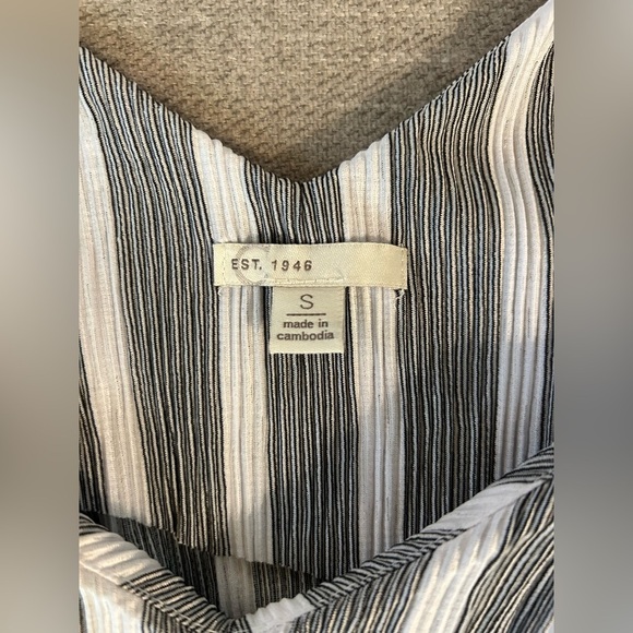 Outfit, wide leg pants with matching tank, dressy casual, white, black, grey - Picture 4 of 10